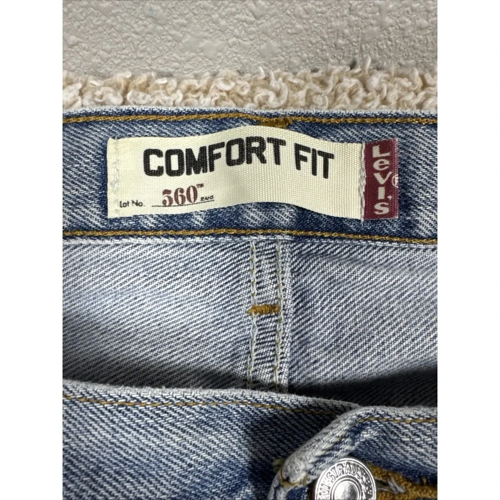Vintage Levis 560 Comfort Fit Jeans Mens 44x34 Blue Light Wash Denim Western Y2K